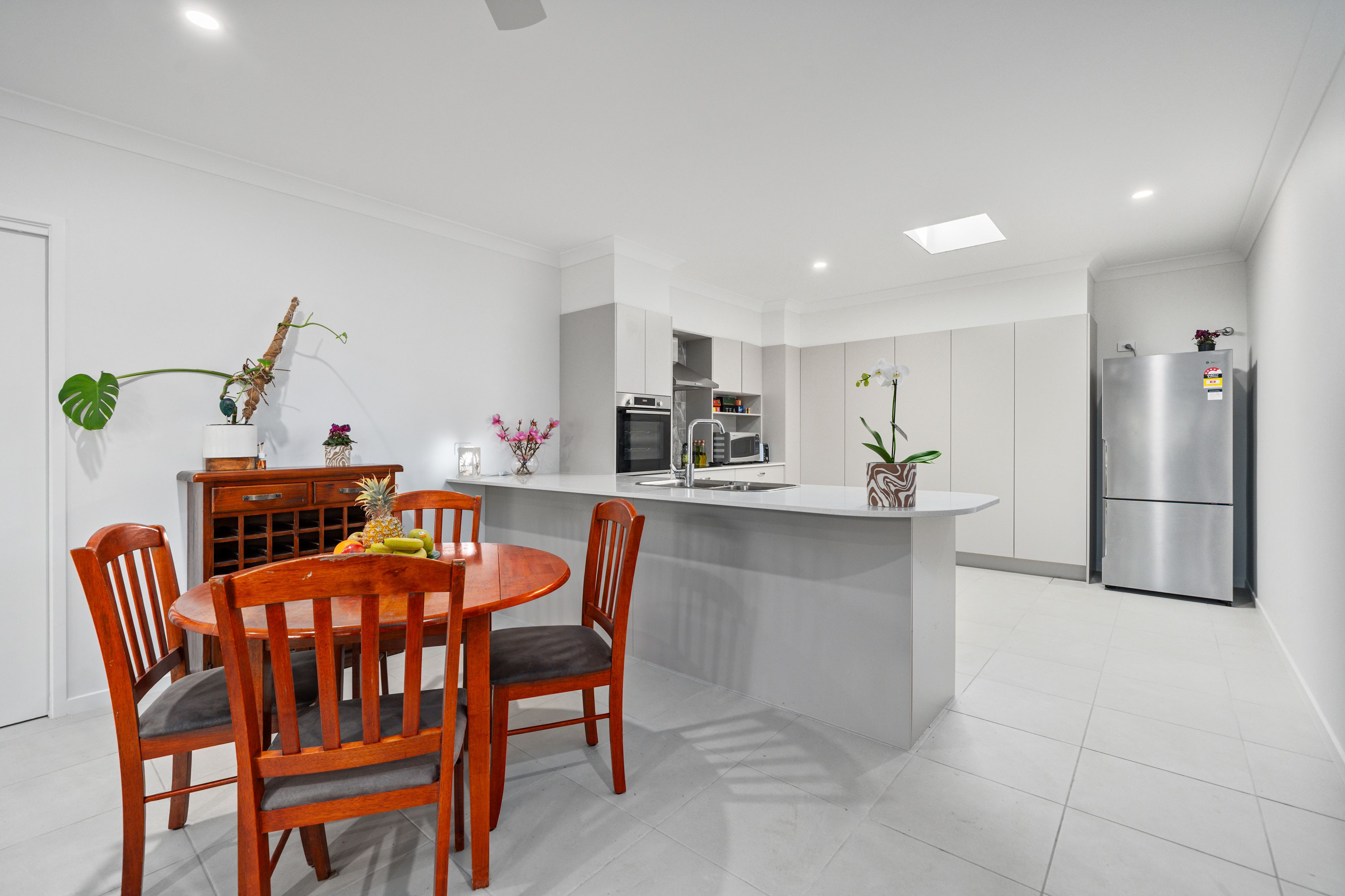 Buderim-Environmentally Friendly- 4 Bedroom-3 Bathroom Home-Includes Studio